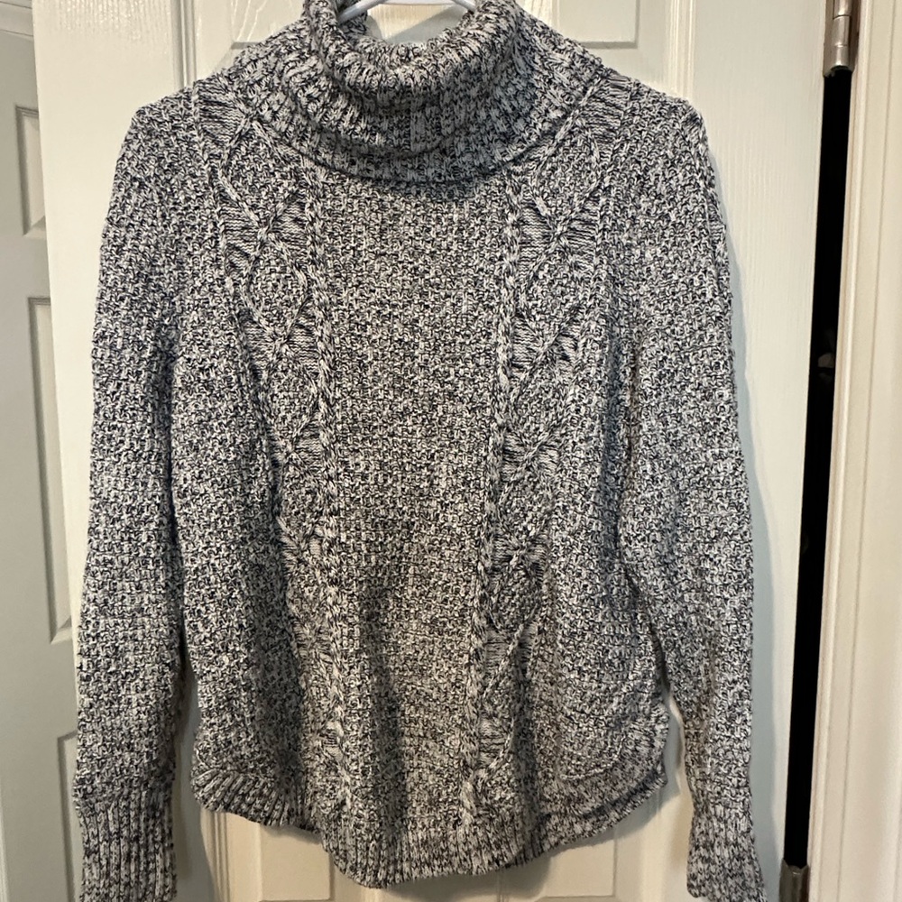 GAP Marled Black and White Turtleneck Sweater
